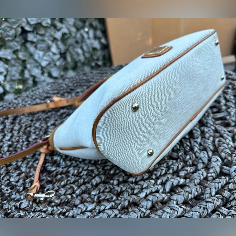 Dooney and Bourke top handle bag - Picture 4 of 8